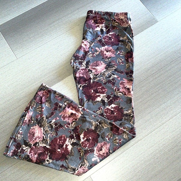 Floral Flare Pants - Picture 5 of 6